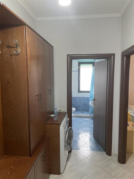 Tirane, jepet me qera apartament 2+1, Kati 2, 85 m2 500 € (KODRA E DIELLIT)