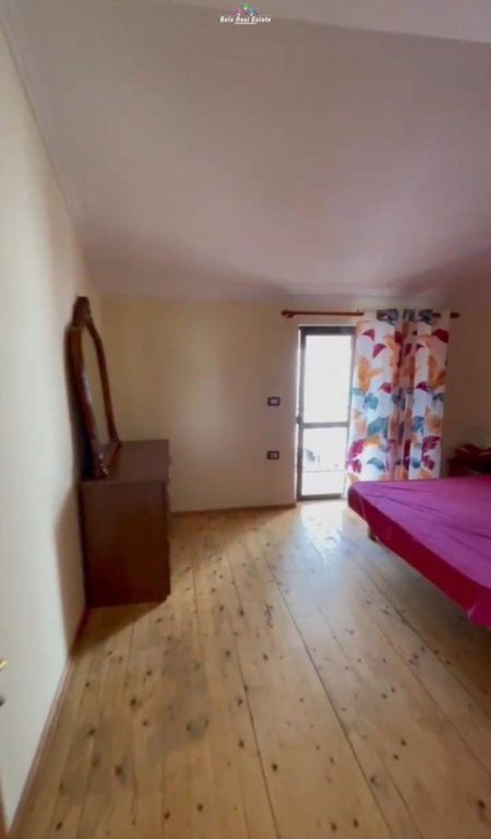 Tirane, jepet me qera Vile 2+1, Kati 3, 110 m2 500 € (RRUGA E ELBASANIT)