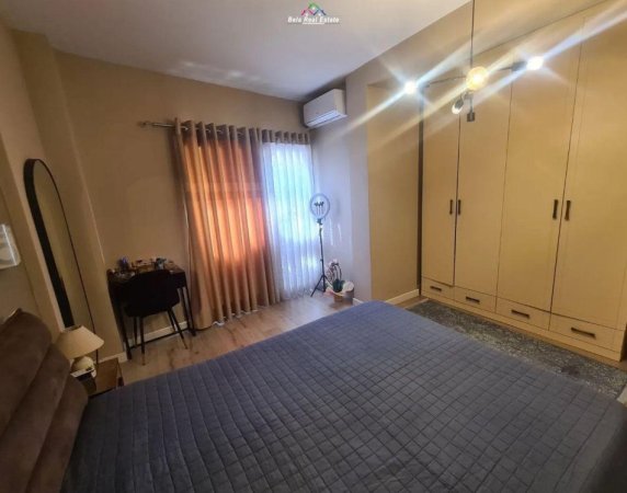 Tirane, jepet me qera apartament 1+1, Kati 4, 60 m2 500 € (ali demi)