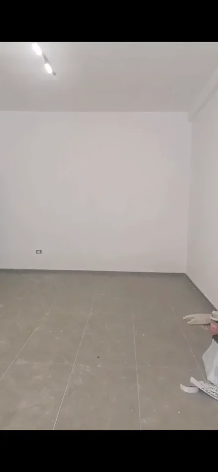 Tirane, jepet me qera apartament 1+1, Kati 1, 80 m2 400 € (Kamez)