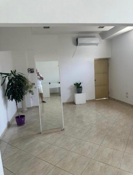 Tirane, jepet me qera zyre , , 50 m2 400 € (Laprake)