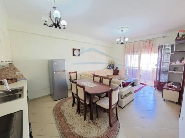 Tirane, shitet apartament 1+1+Ballkon, Kati 7, 60 m2 80,000 € (Bulevardi Migjeni)