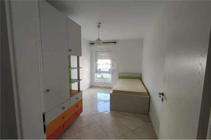 Tirane, jepet me qera apartament 2+1, Kati 2, 85 m2 500 € (Ish parku autobusave - PRANE SHKOLLES NAIM FRASHERI - Kompleksi Kontakt)