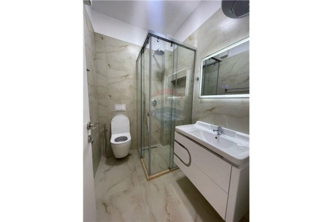 Tirane, jepet me qera apartament 2+1, Kati 5, 102 m2 800 € (Bulevardi Ri - Stacioni i Trenit)