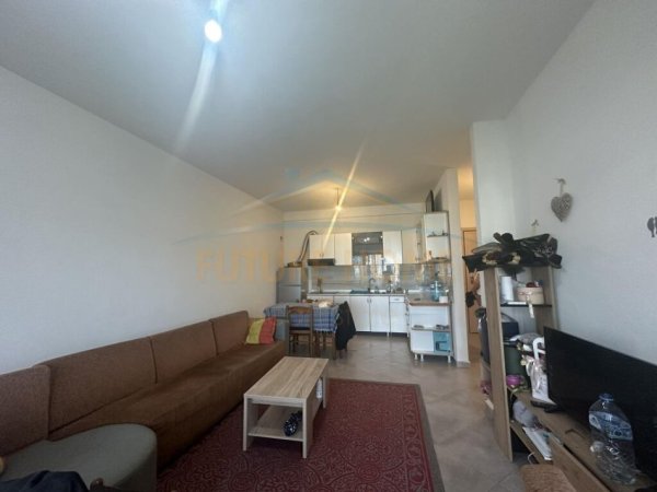 Tirane, shitet apartament 1+1+Ballkon, Kati 5, 72 m2 115,000 € (teodor keko)