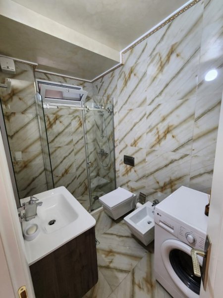 Tirane, jepet me qera apartament 2+1, , 900 € (Kopshti Botanik)