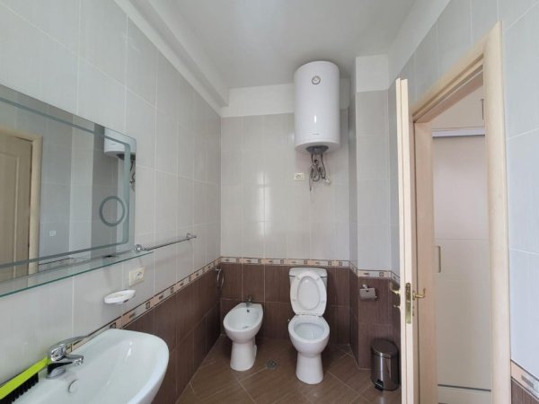 Liqeni i Thate, shitet apartament 2+1+Ballkon, 96 m2, 205'000 €