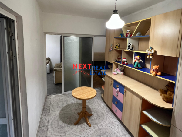 Tirane, jepet me qera apartament 1+1, , 350 € (Mbas Universitetit UET, Oxhaku)