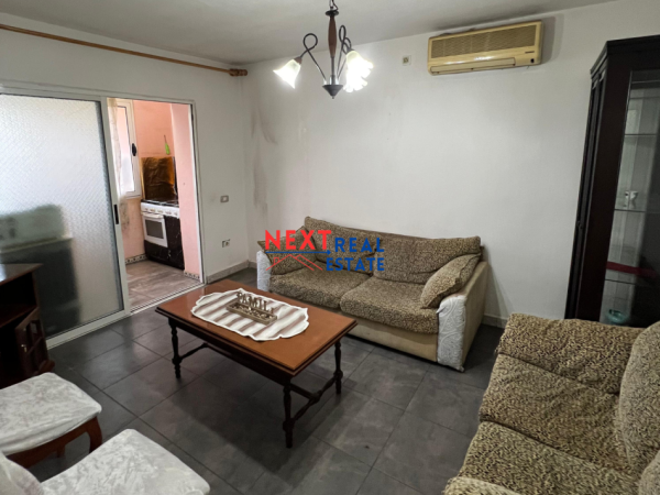 Tirane, jepet me qera apartament 1+1, , 350 € (Mbas Universitetit UET, Oxhaku)