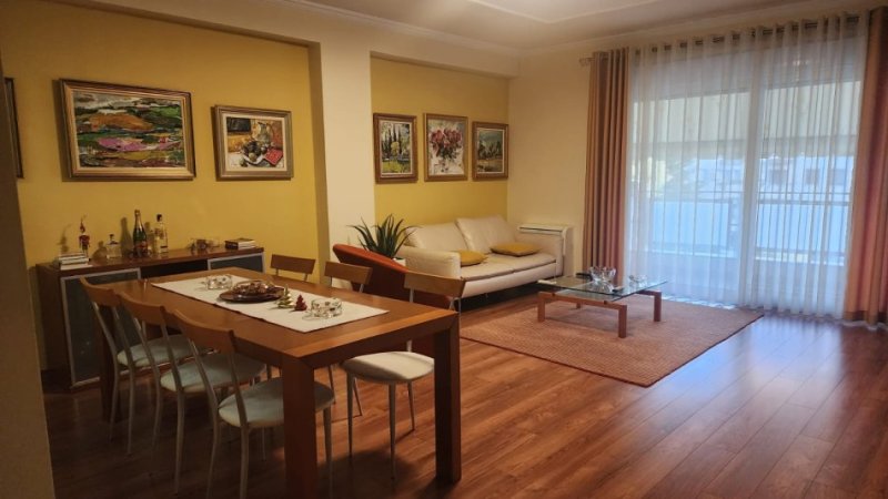 Apartament 2+1 Per Qira, Bllok