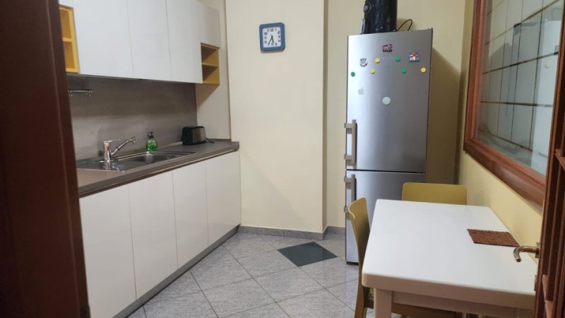 Apartament 2+1 Per Qira, Bllok