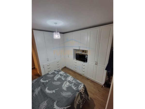 Tirane, shitet apartament 2+1+Ballkon, Kati 2, 86 m2 165,000 € (Oxhaku)