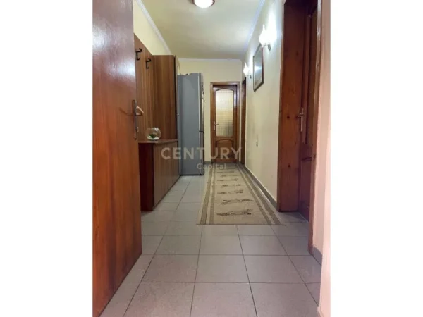 Tirane, jepet me qera apartament 3+1, Kati 2, 94 m² 1,200 € (Myslym Shyri, Myslym Shyri)