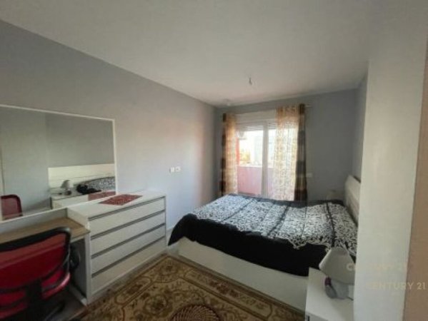 Tirane, jepet me qera apartament 2+1, Kati 10, 80 m² 600 € (21 Dhjetori)