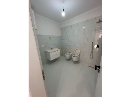 Tirane, shitet apartament 1+1, Kati 5, 70 m² 135,000 € (Rruga Elbasanit)