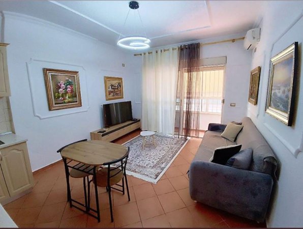Tirane, jepet me qera apartament 1+1, Kati 2, 58 m² 500 € (liqeni artificial)