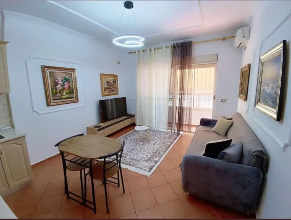 Tirane, jepet me qera apartament 1+1, Kati 2, 58 m² 500 € (liqeni artificial)