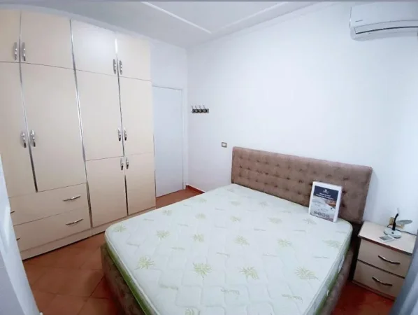Tirane, jepet me qera apartament 1+1, Kati 2, 58 m² 500 € (liqeni artificial)