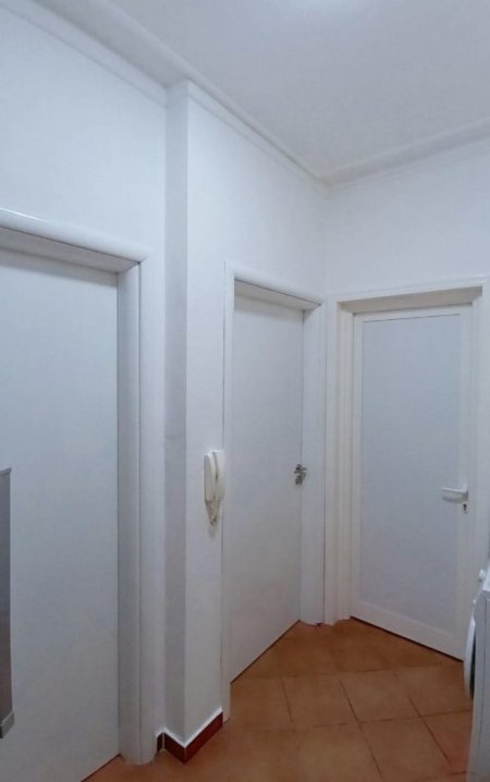 Tirane, jepet me qera apartament 1+1, Kati 2, 58 m² 500 € (liqeni artificial)
