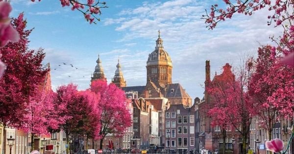 Tirane, City-tour | Vizita qytetesh Udhëtim në Amsterdam, - 4 Ditë €499, Nisja më 18 Maj.
