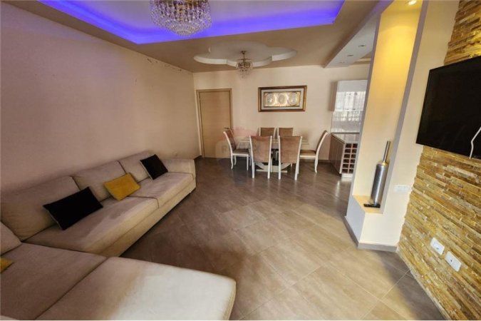 Tirane, shitet apartament 2+1+Ballkon, Kati 4, 104 m² 119,000 € (Rruga 3 Deshmoret)