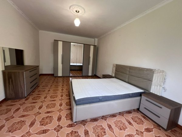 Tirane, jepet me qera 2+1, , 100 m² 350 € (Jordan Misja)