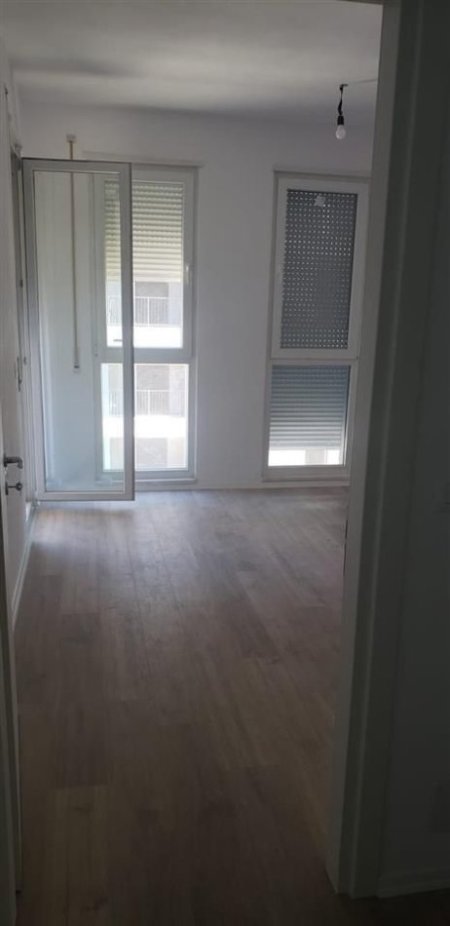 Tirane, shitet apartament 1+1+Ballkon, Kati 5, 