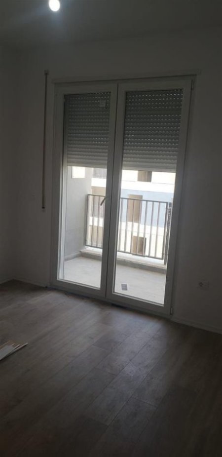 Tirane, shitet apartament 1+1+Ballkon, Kati 5, 