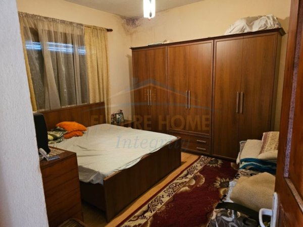 Tirane, shitet Vile 3 Katshe, , 392 m² 300,000 € (Kamez)