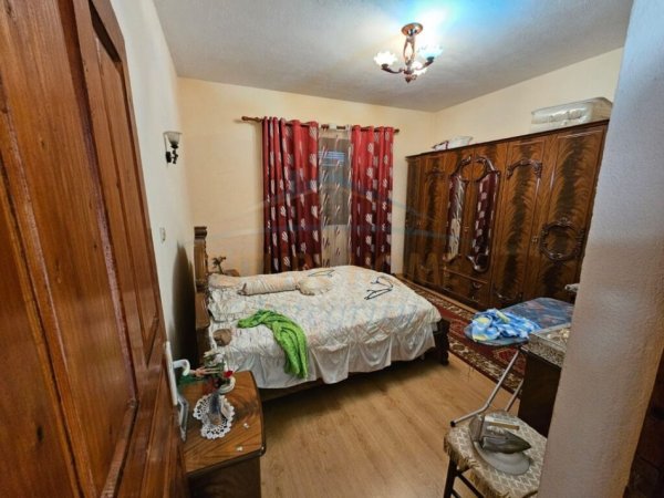 Tirane, shitet Vile 3 Katshe, , 392 m² 300,000 € (Kamez)