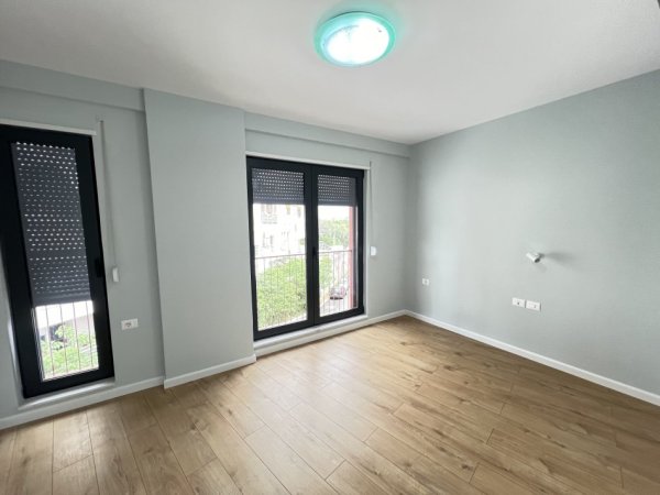 Tirane, jepet me qera apartament 2+1, Kati 2, 90 m² 700 € (Kodra e diellit)