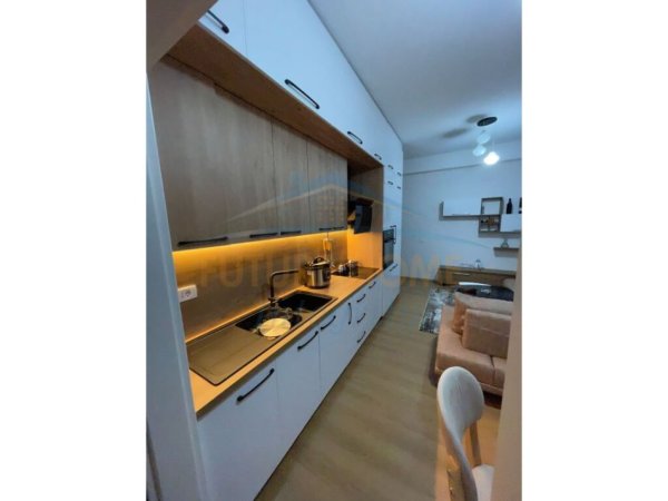 Tirane, jepet me qera apartament 1+1, Kati 6, 73 m² 400 € (Kompleksi Mangalem)