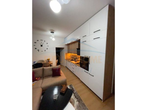 Tirane, jepet me qera apartament 1+1, Kati 6, 73 m² 400 € (Kompleksi Mangalem)