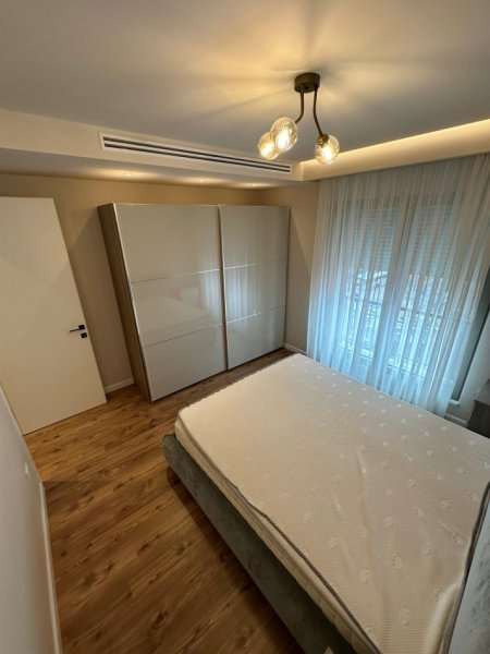 Tirane, jepet me qera apartament 1+1+Aneks+Ballkon, Kati 5, 77 m² 700 € (Rruga Kavajes)