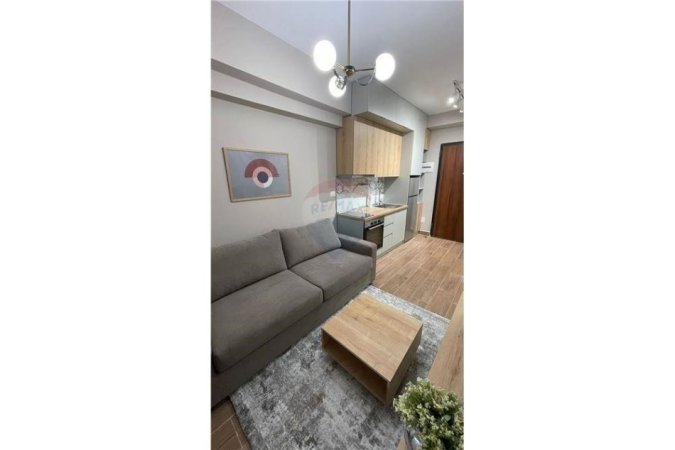 Tirane, jepet me qera garsonier 1+1, , 22 m² 450 € (Ofrohet Garsoniere me qira + Parkim tek Komuna!)