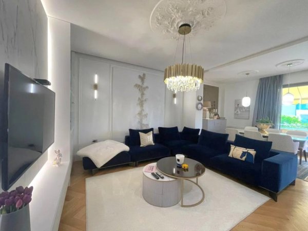 Tirane, shitet apartament 2+1, , 116 m² (Pallati i Brigadave)