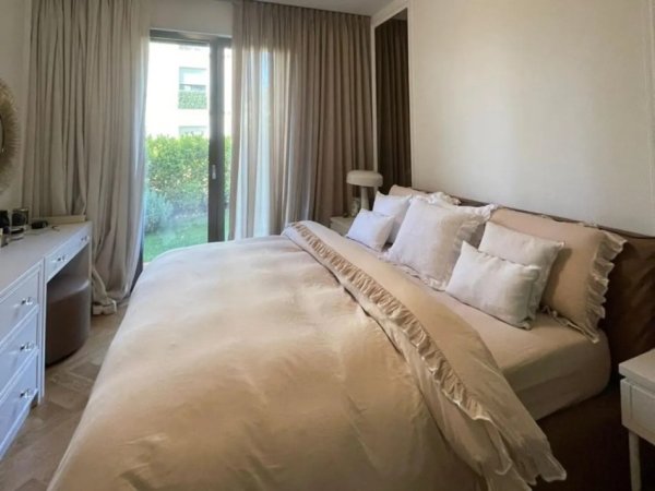 Tirane, shitet apartament 2+1, , 116 m² (Pallati i Brigadave)