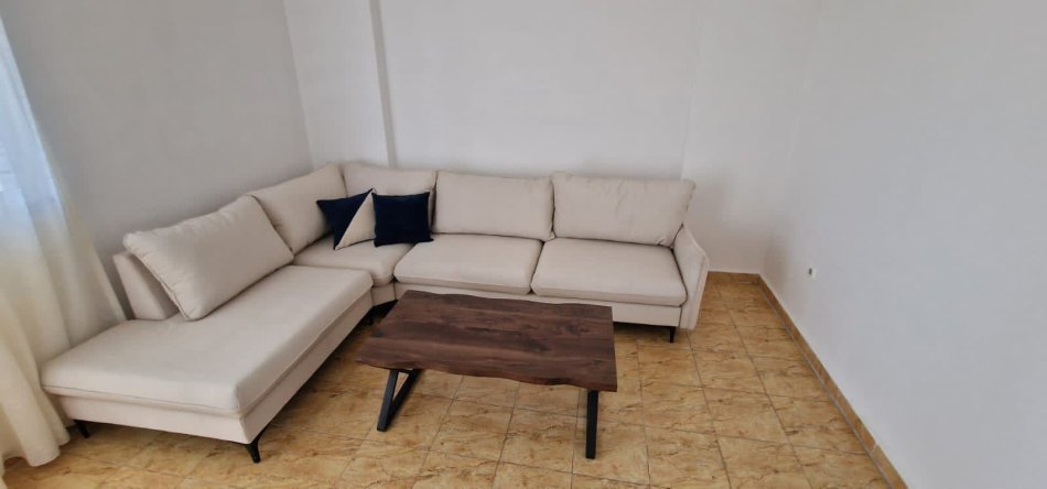 Tirane, jepet me qera apartament 2+1, Kati 4, 80 m² 450 € (Don Bosko)