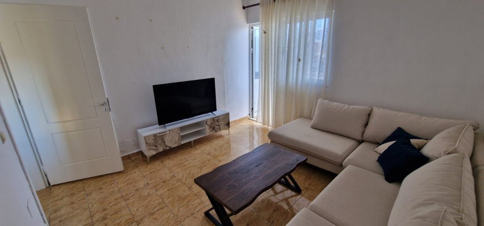 Tirane, jepet me qera apartament 1+1, Kati 4, 80 m² 450 € (Don Bosko)