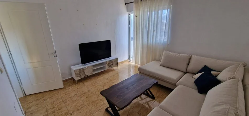 Tirane, jepet me qera apartament 1+1, Kati 4, 80 m² 450 € (Don Bosko)