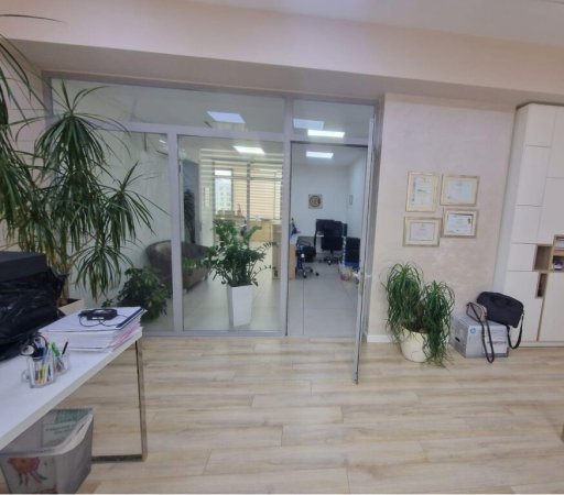 Tirane, jepet me qera zyre , Kati 8, 310 m² 3,300 € (Kompleksi Delijorgjj)