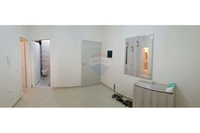 Tirane, jepet me qera apartament 2+1+Ballkon, , 110 m² 550 € (APARTAMENT 2+1+2+PARKIM PER QIRA NE KINOSTUDIO !)