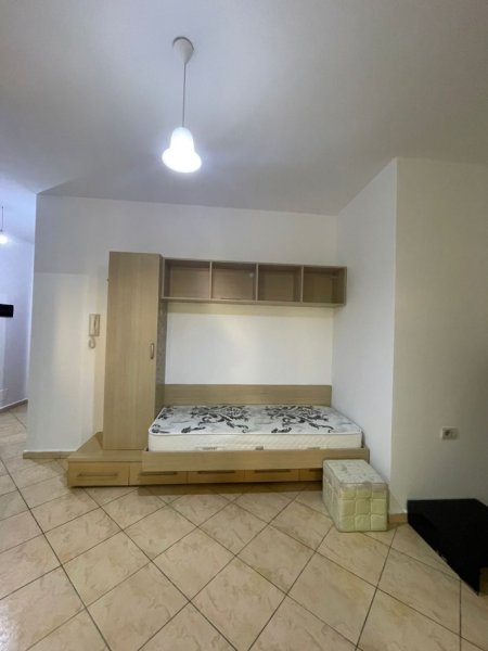 Tirane, Jepet me qira apartament 1+1+Ballkon, Kati 5, 70 m² 500 €