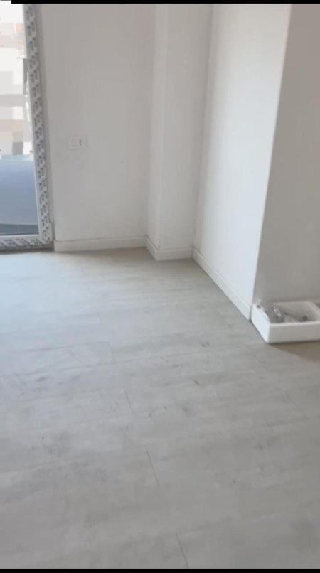 Tirane, jepet me qera apartament 2+1, Kati 6, 13 m² 700 € (astir)