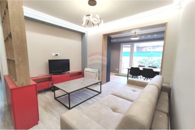 Tirane, jepet me qera apartament 2+1, , 80 m² 650 € (Rruga Fortuzi - Bulevardi Zogu I)