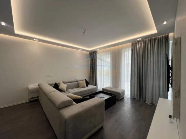 Tirane, jepet me qera apartament 2+1, Kati 1, 120 m² 2,000 € (LIQENI I THATE)