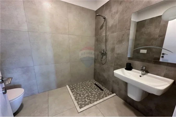 Tirane, jepet me qera apartament 1+1, Kati 6, 80 m² 700 € (Rruga e Elbasanit)