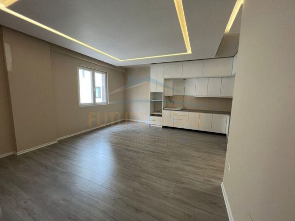 Tirane, shitet apartament 3+1, Kati 4, 133 m² 172,000 € (YZBERISHT)