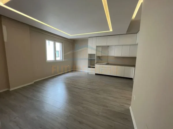 Tirane, shitet apartament 3+1, Kati 4, 133 m² 172,000 € (YZBERISHT)