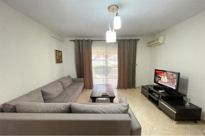 Tirane, jepet me qera apartament 1+1+Aneks+Ballkon, , 73 m² 500 € (Liqeni i Thate)